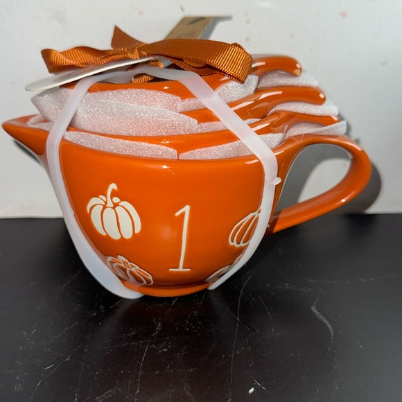 Rae Dunn Other - RAE DUNN  Measuring Cup Set